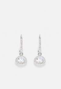 Pendientes plateados con un diseño circular, que presentan piedras preciosas transparentes rodeadas de piedras más pequeñas, y un gancho liso y delgado.