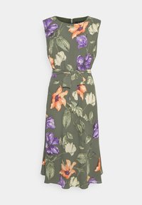 Sukienka w kwiaty z oliwkowego materiału z fioletowymi, pomarańczowymi i kremowymi kwiatami. Bezrękawnik, dopasowana talia z wiązaniem, rozkloszowany dół.