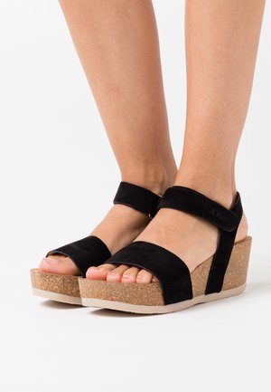 s.Oliver, Sandales à plateforme - black