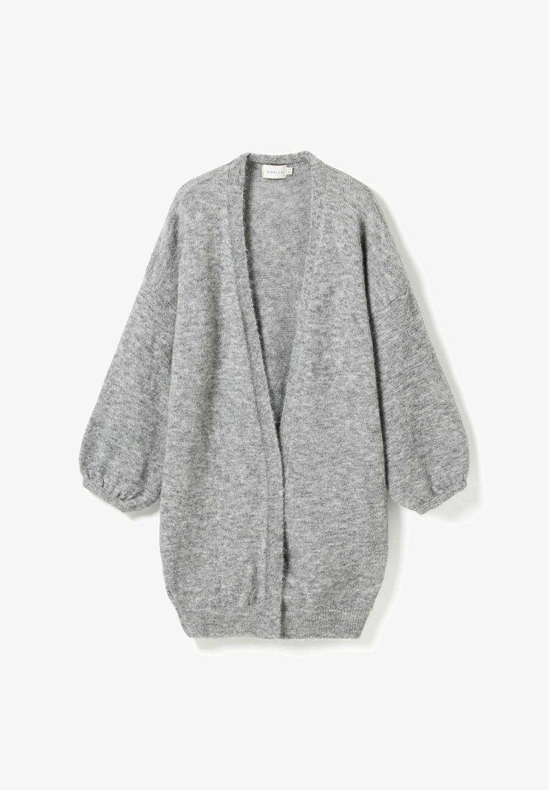 Cardigan gris doux à ouverture frontale, avec de longues manches ballon et des poignets et ourlet côtelés, présenté sur fond blanc.