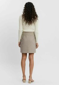 Vero Moda VMFORTUNALLISON SHORT - Gonna a campana - silver mink