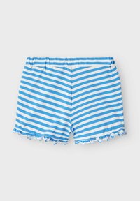 Niebiesko-białe szorty w paski z falbaniastym dołem, z elastycznym pasem i gładką fakturą materiału.