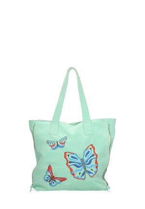 Borsa a tracolla verde menta con motivi di farfalle in blu e rosso. Dotata di due manici robusti e dettagli con zip ai lati.
