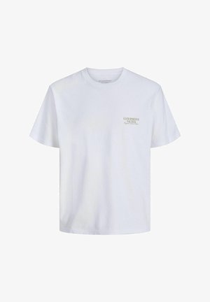 Valge puuvillane T-särk lühikeste varrukatega, ümar kaelus ja väike roheline logo vasakul rinnaosas. Sile tekstuur, tavaline lõige.