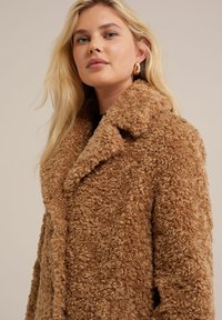 WE Fashion Abrigo de invierno - brown