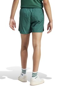 adidas Originals SPRINTER - Pantaloni scurți - collegiate green