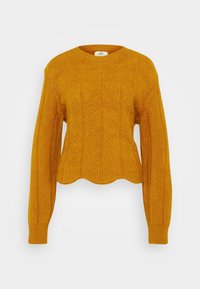 Senfgelbes, kabelgestricktes Sweatshirt mit langen Ärmeln, gerippten Bündchen, Rundhals und gewelltem Saum, auf einem schlichten weißen Hintergrund präsentiert.