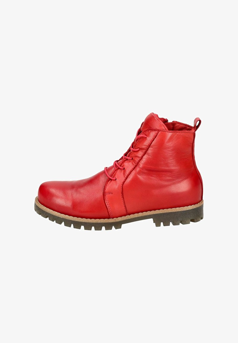 Botas de tobillo de cuero rojo con punta redondeada, superficie texturada, diseño con cordones y suela de goma resistente con profundos relieves para mayor tracción.