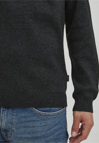 11 Project Sweter