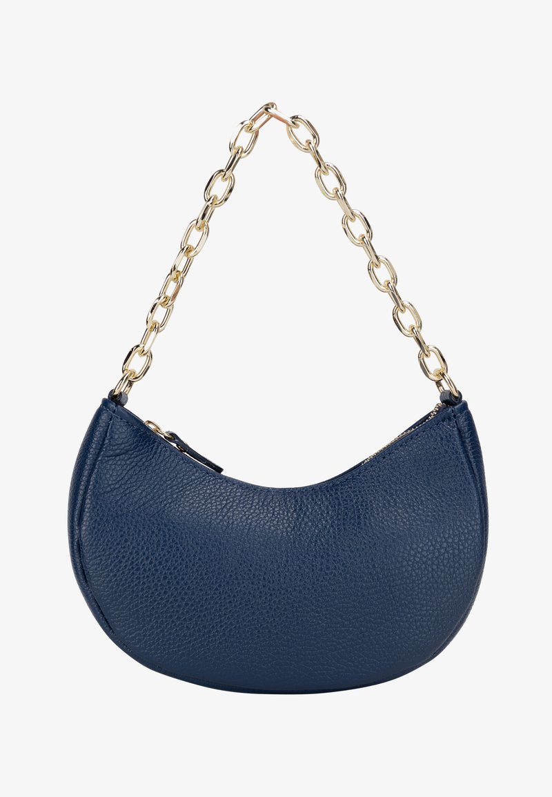 Granatowa skórzana torebka o zaokrąglonym kształcie, z złotym łańcuchem i teksturowaną powierzchnią, z zamknięciem na zamek błyskawiczny u góry.