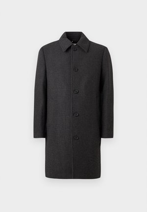 Abrigo de patrón de espiga en negro y gris, con corte recto, cuello con solapa y cinco botones frontales. Diseño de media longitud con mangas largas.