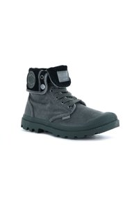 Stivaletto alla caviglia in tela grigia con accenti neri, punta rotonda, design con lacci, colletto imbottito e suola in gomma testurizzata con battistrada. Logo del marchio di moda sulla linguetta.