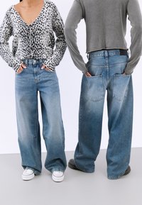 YOURTURN by Zalando - UNISEX - Baggy Jeans - blue-grey Thumbnail Image 1