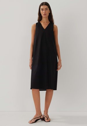 QUEBBIE PURE - Freizeitkleid - black