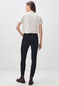 Jimmy Key - Jeansy Slim Fit