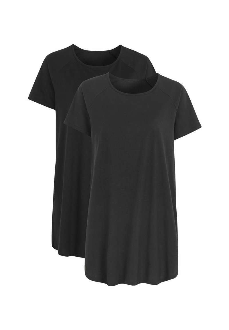 Två svarta kortärmade t-shirts med rund halsringning, tillverkade av mjukt tyg, med en avslappnad passform och raglanärmar.