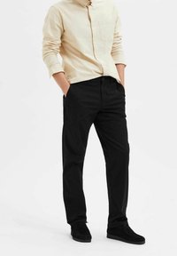 Selected Homme Tygbyxor - black