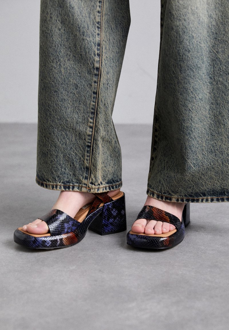 MIISTA BEVERLY SNAKE - Sandalen met plateauzool - hispania