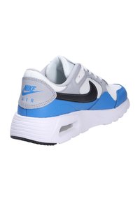 Zapatillas Nike Air en azul, negro y gris. Cuentan con una parte superior de malla, lengüeta acolchada y una media suela blanca con unidad de aire visible. Suela de goma.