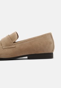 Pier One Obuća na navlačenje - beige