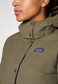 Patagonia DOWNDRIFT - Jakna ispunjena paperjem - basin green