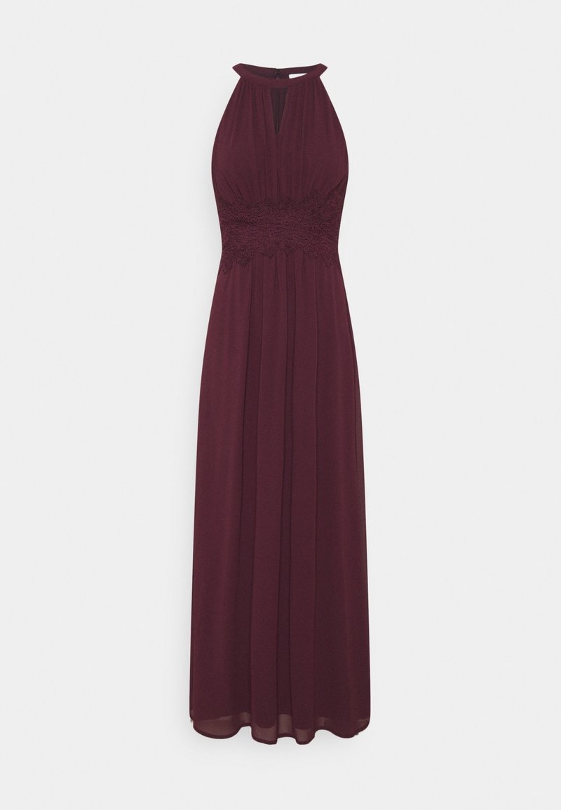Longue robe bordeaux avec un col haut, un corsage en dentelle ajusté et une jupe fluide. Elle présente une découpe en forme de goutte d'eau à l'avant, réalisée en tissu doux.
