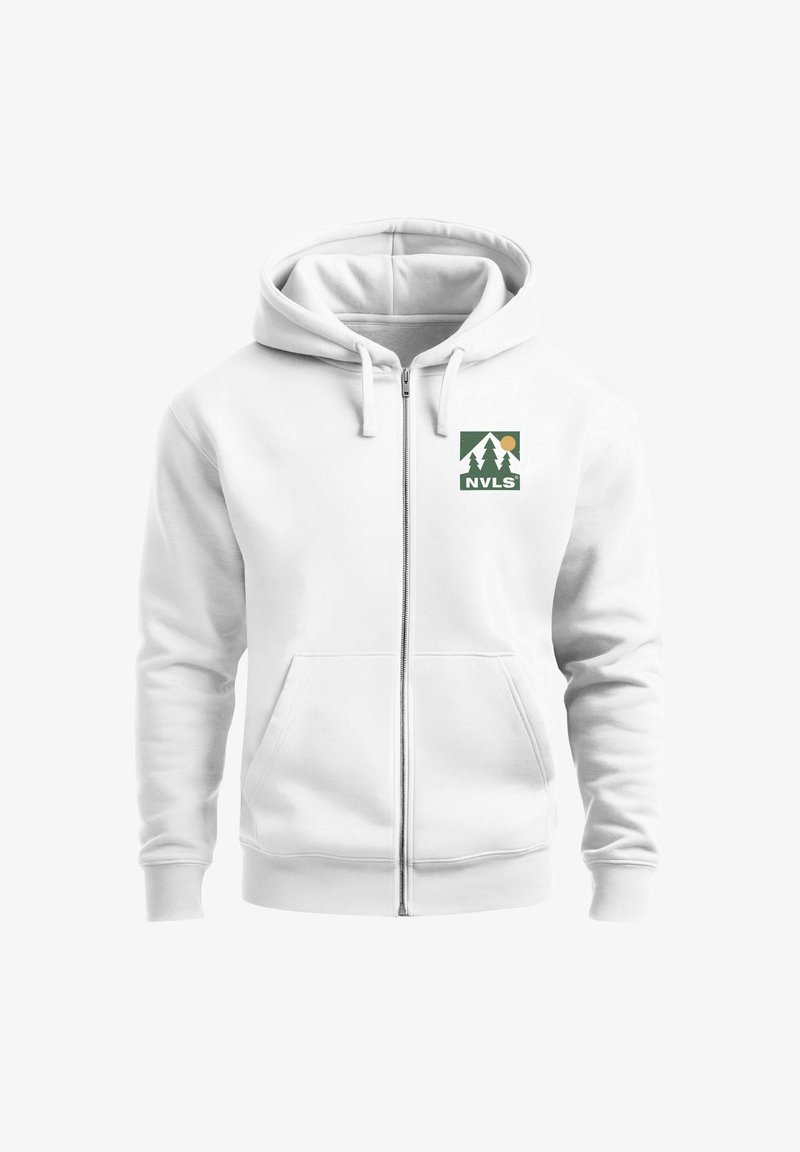 Weiße Zip-Hoodie mit einer Vorderseite Tasche, verstellbarem Kapuzenzug und einem Baum- und Sonnenlogo in grün und gelb auf der Brust. Weiches Material.