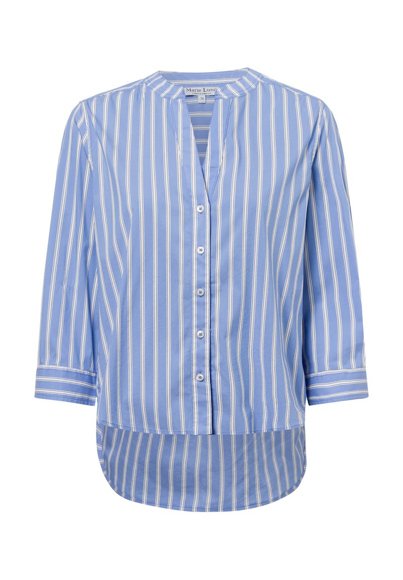Hellblaue gestreifte Knopf mit Mandarin-Kragen, dreiviertel Ärmel und asymmetrischem Saum. Hergestellt aus glattem Stoff mit dezentem Glanz.