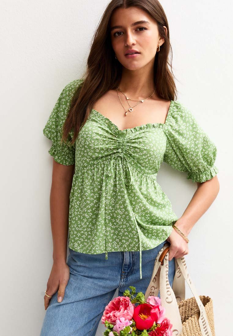 New Look DAISY PRINT CREPE RUCHED TEA - Blouse - green pattern