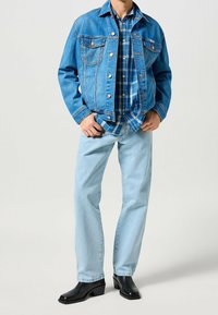 Wrangler Vaqueros rectos - light-blue denim