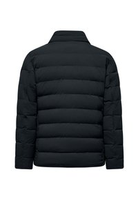 Giubbotto imbottito nero con design a trapunta, cuciture orizzontali, colletto ripiegato e maniche lunghe. Nessun hardware o decorazione visibile.