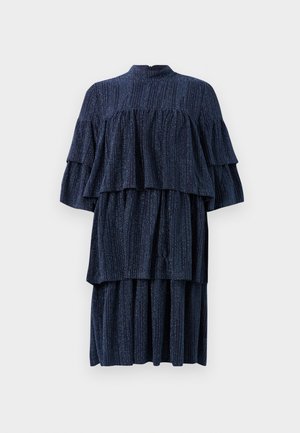 Vestido azul-marinho com camadas de babados, decote alto e mangas curtas. Feito de tecido texturizado com detalhes em fio metálico.