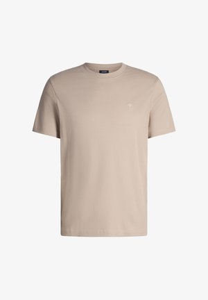 Beige katoenen t-shirt met een ronde hals en korte mouwen. Subtiel geborduurd logo op de linkerborst. Gladde textuur, minimalistisch ontwerp.