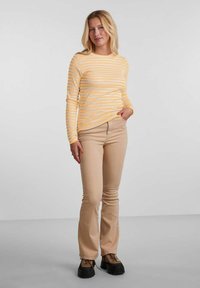 Pieces Langarmshirt - flax