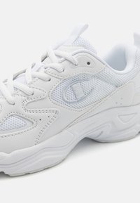 Champion COUNTESS - Scarpe da allenamento - white/silver