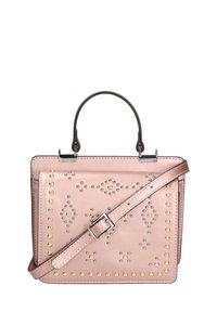 Borsa in finta pelle rosa con borchie metalliche, forma strutturata, manico superiore e tracolla regolabile. Decorazioni decorative in tutto il prodotto.