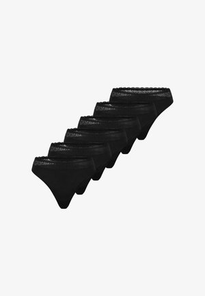 Zestaw sześciu czarnych damskich majtek z wysokim stanem i koronkową lamówką na pasku, ułożonych w przesuniętym rzędzie na białym tle.