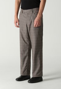 Former SLACK - Nohavice - brown/grey