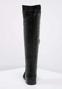 Tamaris Kozačky nad kolena - black
