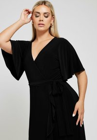 Yours Clothing RUFFLE HEM   - Maxiklänning - black