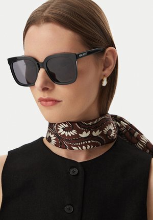 Nine West, - Okulary przeciwsłoneczne