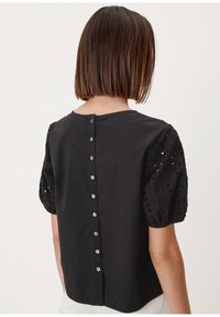 QS MET BRODERIE ANGLAISE - Blouse - black