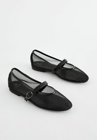 Next Ballerine con cinturino - black