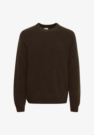 Maglione marrone a maglia con scollatura tonda, maniche lunghe e una texture morbida. Il design presenta un motivo a coste su tutta la superficie.