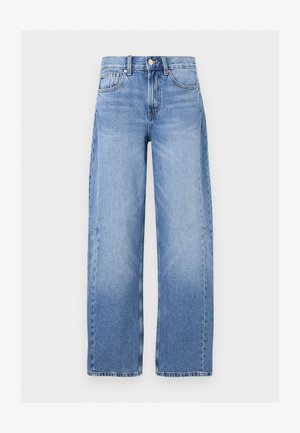 Τζιν με ψηλή μέση σε ανοιχτό μπλε χρώμα, φαρδιές μπατζάκια, με κουμπιά μπροστά και φερμουάρ, θηλιές για ζώνη και σχέδιο με πέντε τσέπες.