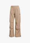 WORKOUT ESSENTIALS WOVEN TRAINING - Pantalon de survêtement - chalky brown