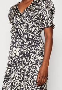 NAF NAF Maxiklänning - black