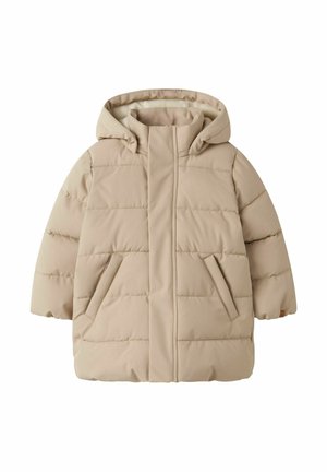 Beige gewatteerde winterjas met capuchon, vooraan rits bedekt met een flap en twee schuin geplaatste zijzakken, ontworpen voor warmte en comfort.