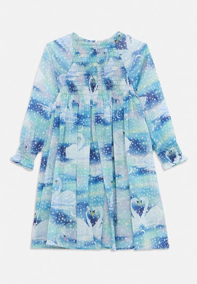 Rochie pentru fete, albastru-verde, cu mâneci lungi, modele cu lebede și stele, bust cu șnur și manșete cu volănașe.