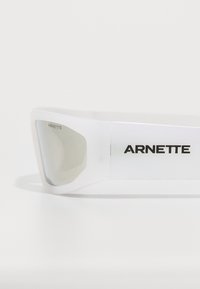 Arnette SMAZE UNISEX - Ochelari de soare - opal white gradient